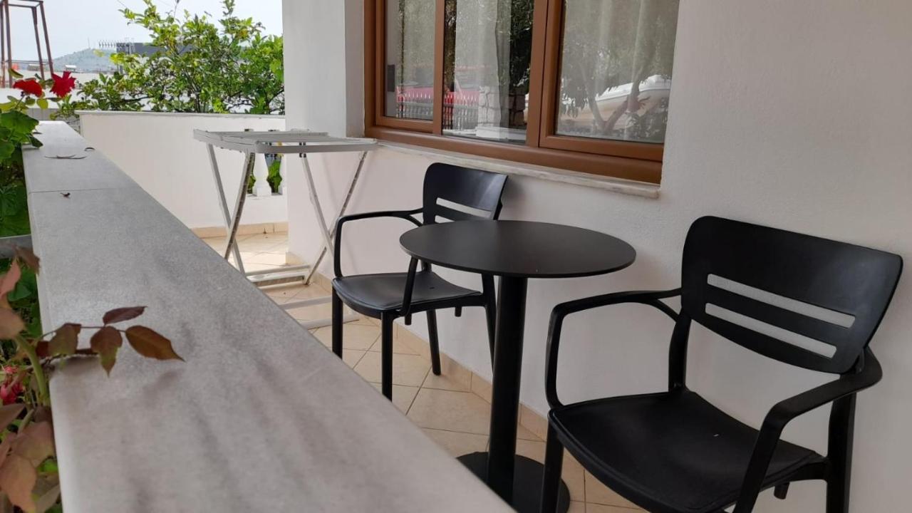 Vita Apartment - Spacious Garden And Balcony 5 Min To Beach & Center Ksamil Bagian luar foto