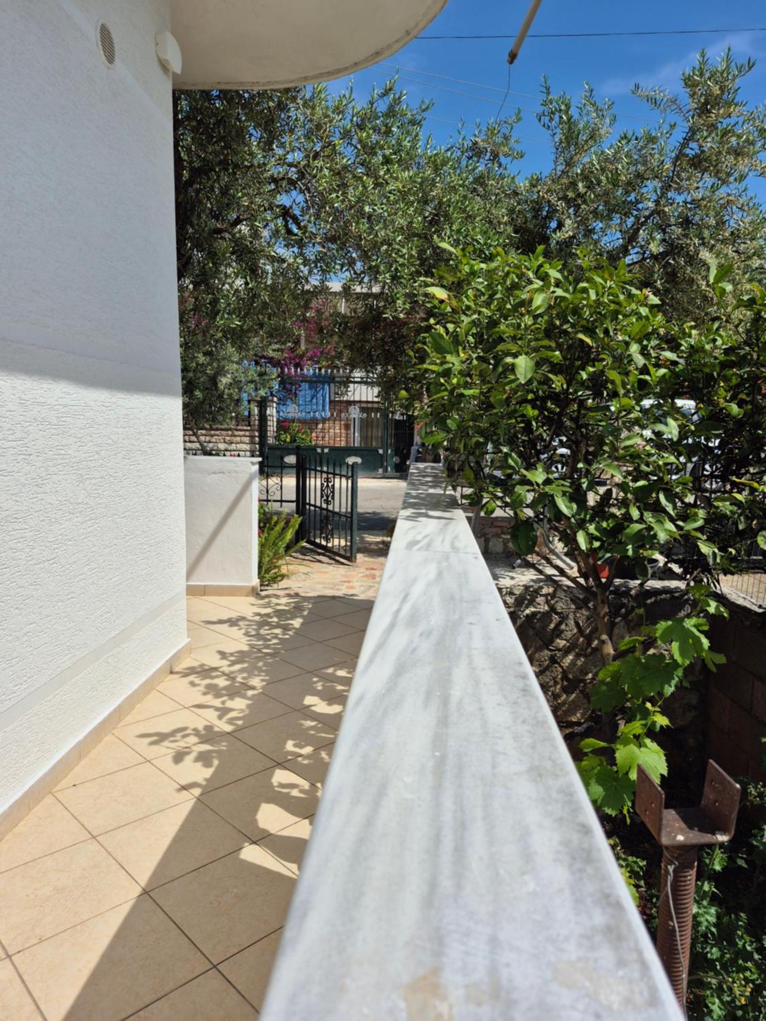 Vita Apartment - Spacious Garden And Balcony 5 Min To Beach & Center Ksamil Bagian luar foto